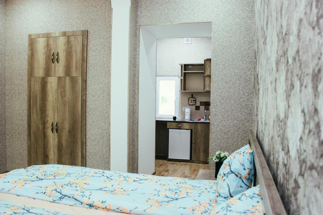 Apartment Izabella Tbilisi Bagian luar foto