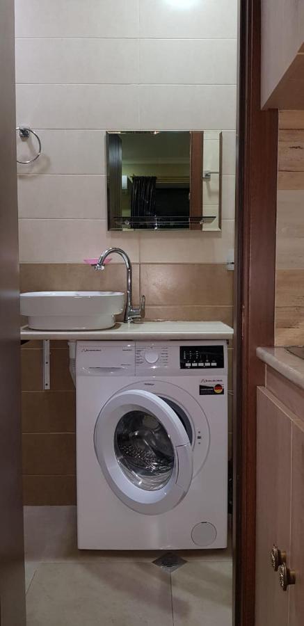 Apartment Izabella Tbilisi Bagian luar foto