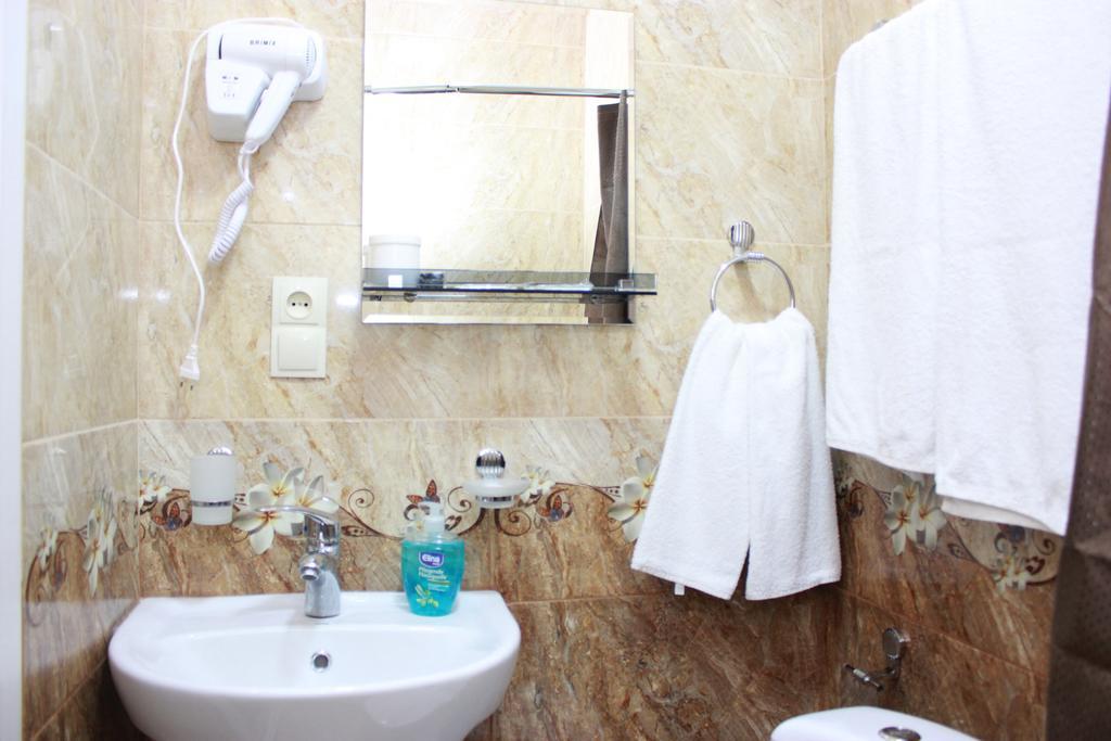 Apartment Izabella Tbilisi Bagian luar foto