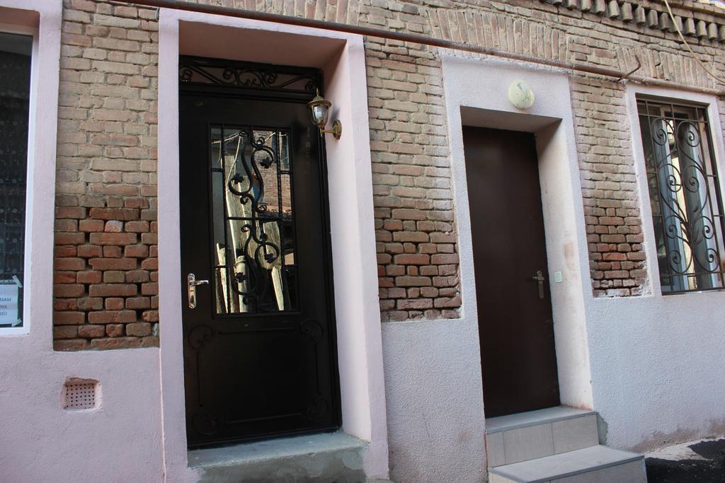 Apartment Izabella Tbilisi Bagian luar foto